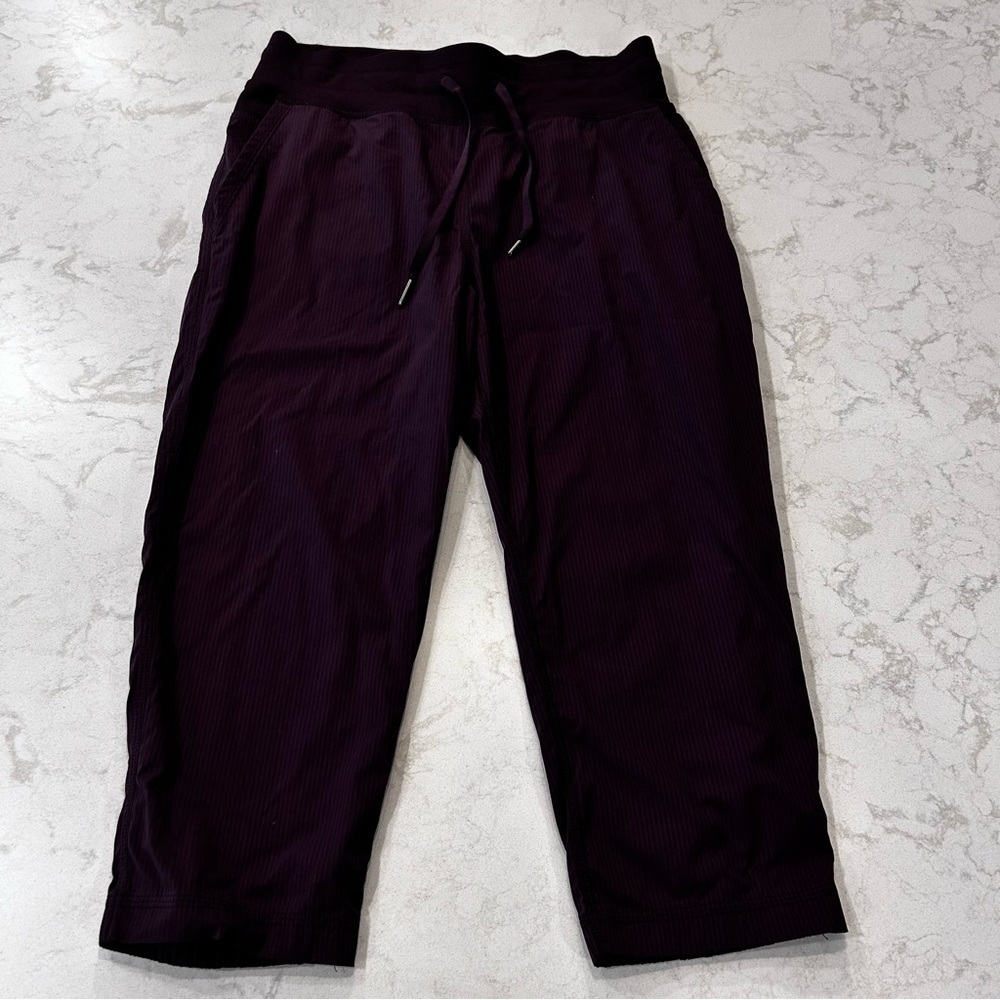 Lululemon Woman's Purple Crop Studio Pant Medium Rise size 6 - Picture 5 of 16